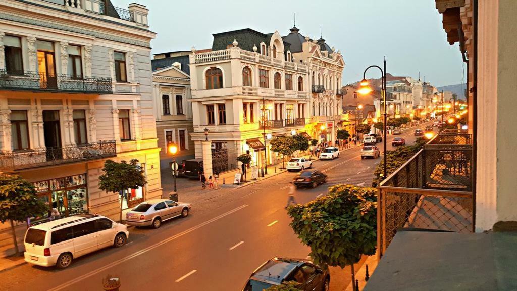 Agmashenebeli95 Aparthotel Tbilisi Ngoại thất bức ảnh
